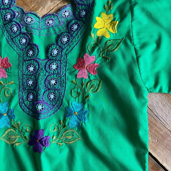 Vintage Boho Mexican Embroidered Top - Picture 2 of 5